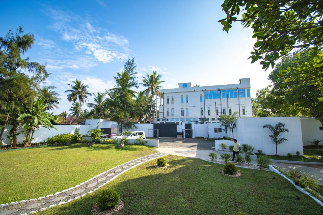 Manara Beach Resort Beruwala Exterior photo